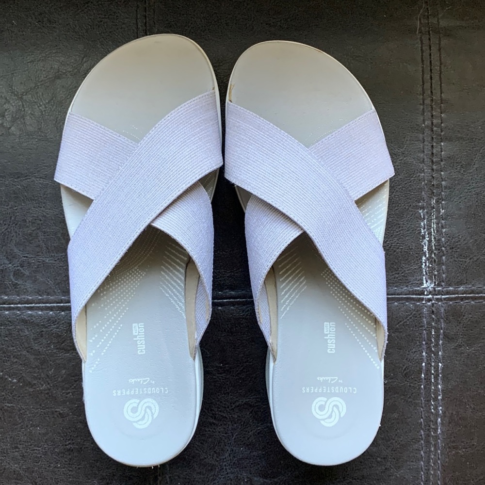 Clarks cloudstoppers sandals size 8 light grey